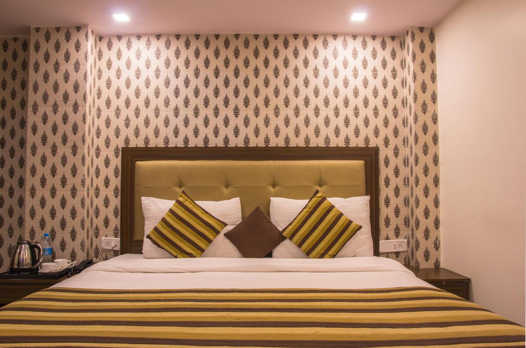 Hotel Pawan Plaza Near Sir Ganga Ram Hospital Δελχί Εξωτερικό φωτογραφία