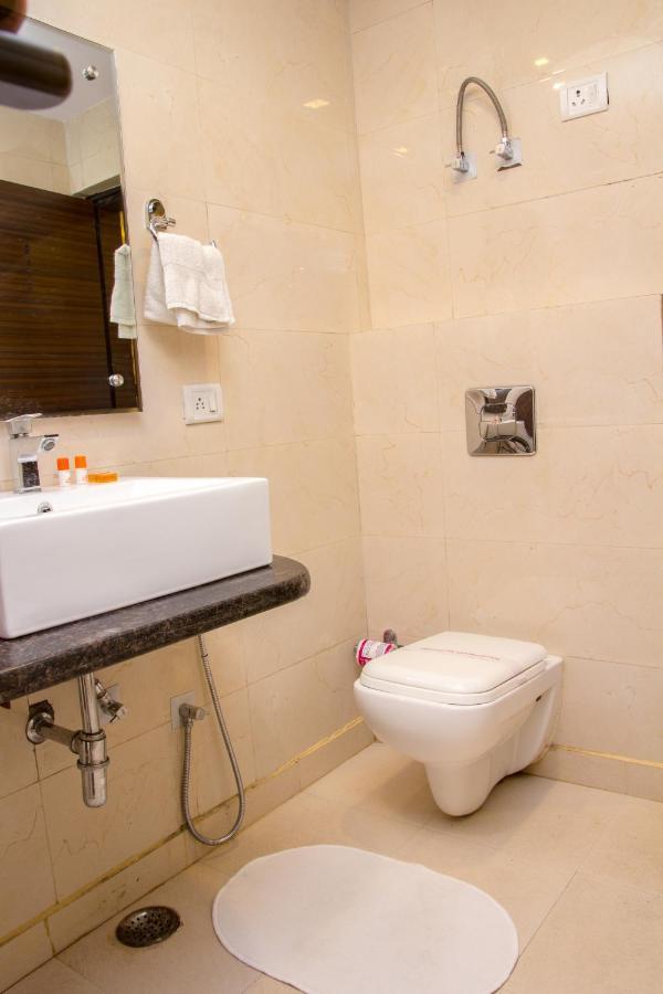Hotel Pawan Plaza Near Sir Ganga Ram Hospital Δελχί Εξωτερικό φωτογραφία