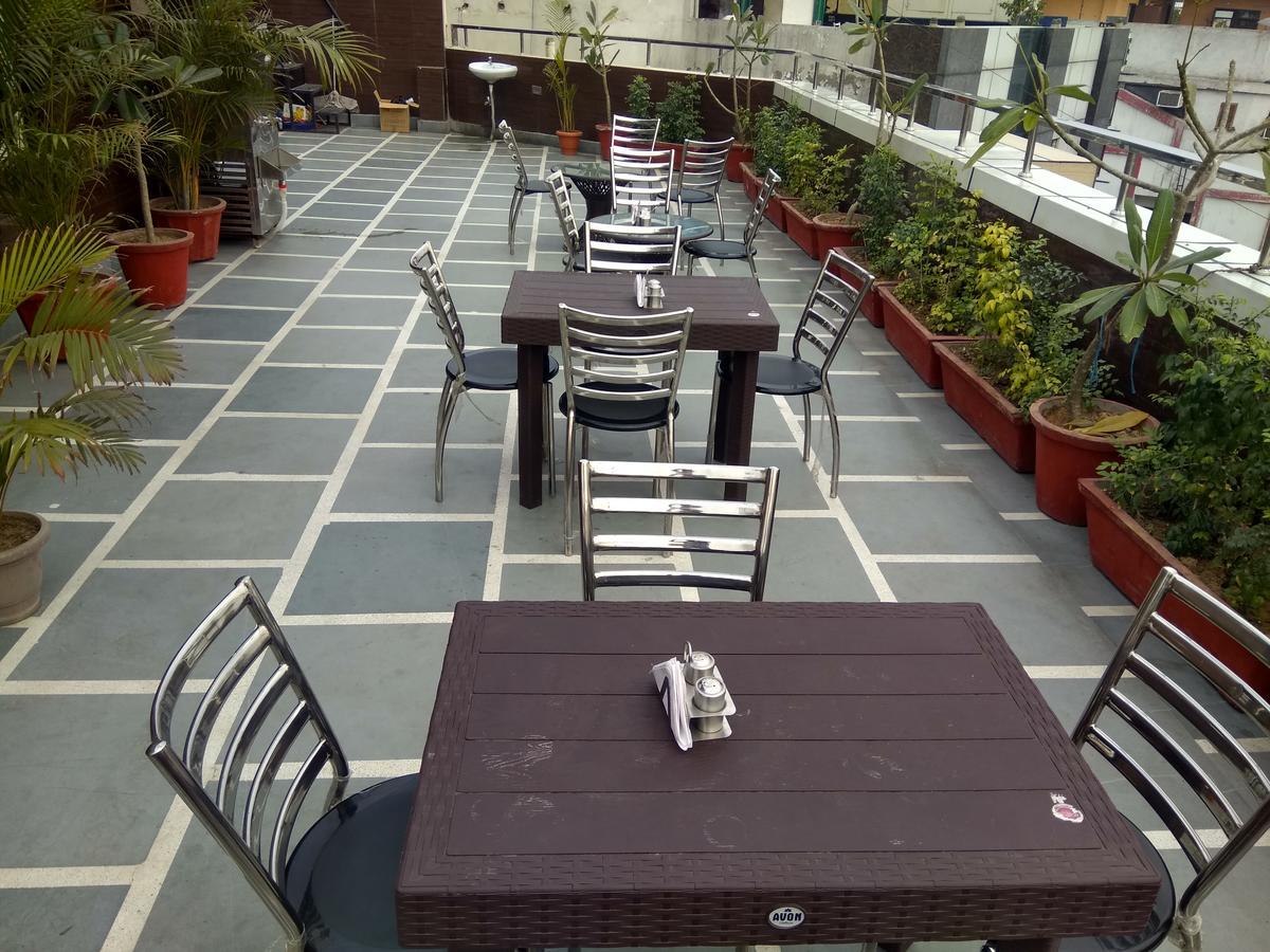 Hotel Pawan Plaza Near Sir Ganga Ram Hospital Δελχί Εξωτερικό φωτογραφία