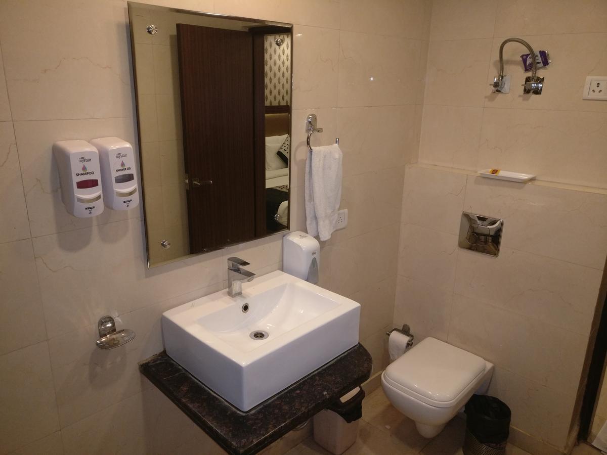 Hotel Pawan Plaza Near Sir Ganga Ram Hospital Δελχί Εξωτερικό φωτογραφία