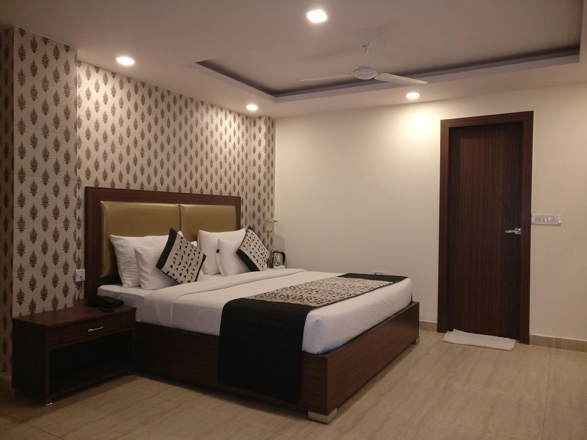 Hotel Pawan Plaza Near Sir Ganga Ram Hospital Δελχί Εξωτερικό φωτογραφία